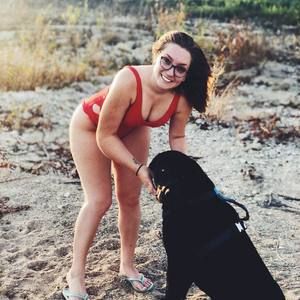 Meet your Posher, Hallie